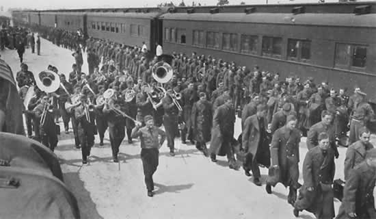U.S. Army enlistees arriving at Camp Livingston, Louisiana, by train